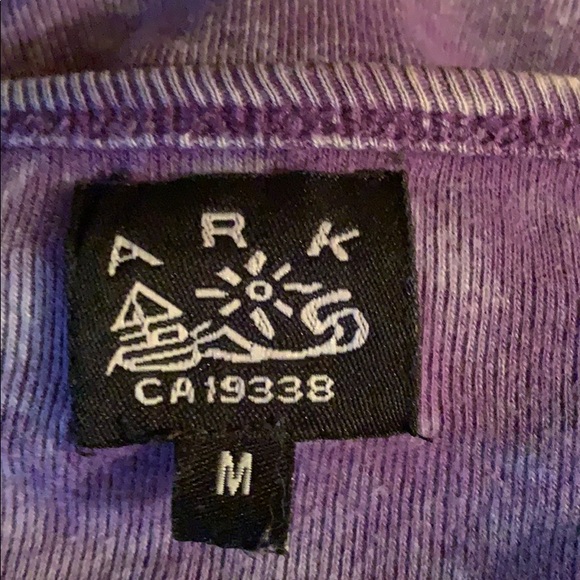 Women’s top size medium - Picture 2 of 2